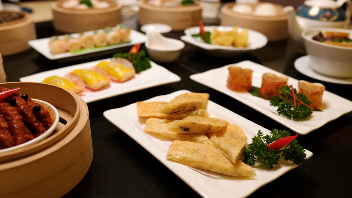 Things You Eat at Hotel Breakfasts That Are Actually Days Old