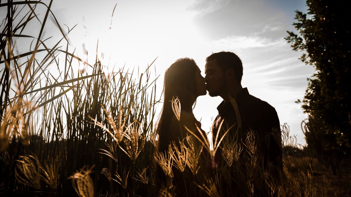 A Husband’s Small Gesture After His Wife’s Tough Day Became a Viral Sensation