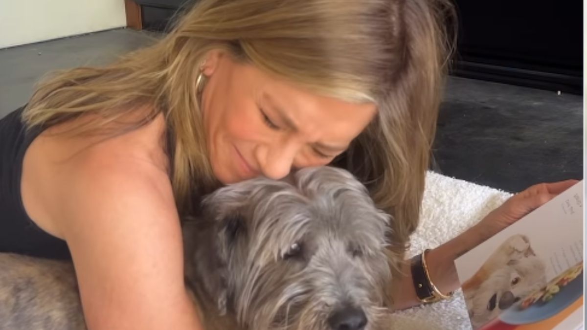 Jennifer Aniston’s Effortless Off-Duty Style With Norman Is the Ultimate Timeless Casual Uniform at 57