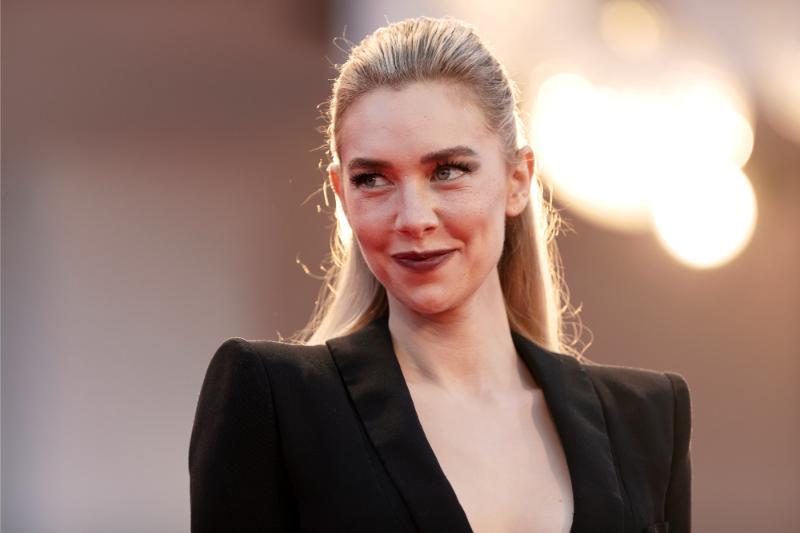 Vanessa Kirby’s Crisp White Wrap‑Style Button‑Down And High‑Waisted Jeans Are Effortlessly Chic Must‑Try Pieces From Her Lancôme Campaign