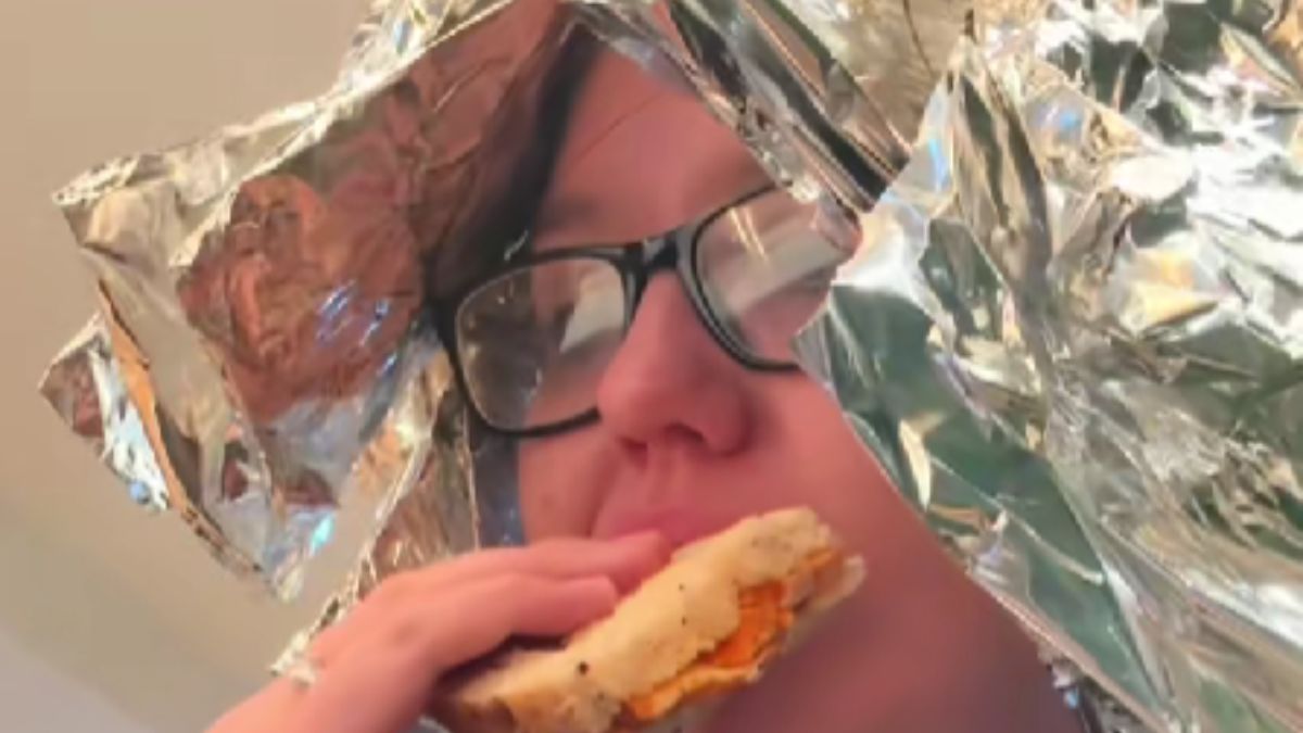 A 27-Year-Old British Woman Saved 115000 Dollars on an Average Salary with 5 Smart Tricks