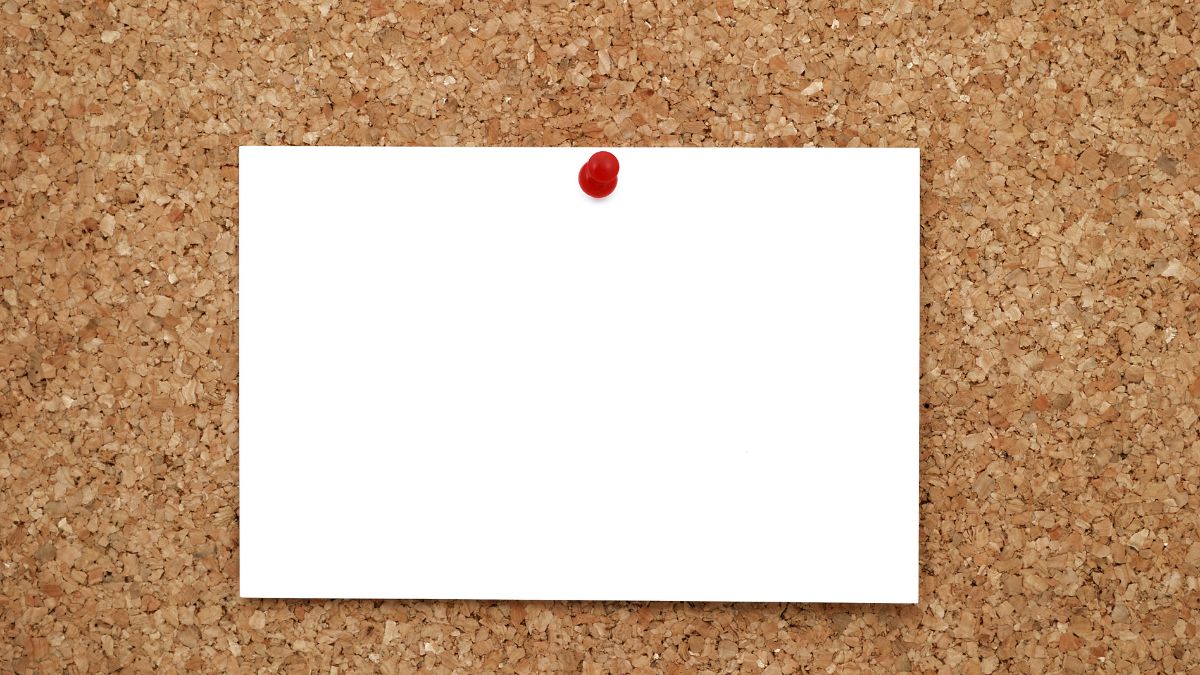 A Handwritten Note in an Apartment Building Drew Attention Because of Its Unusual Handwriting