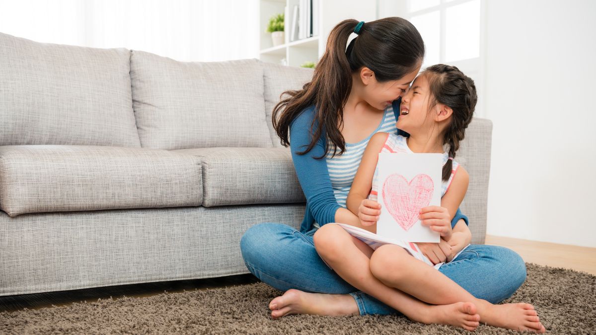 Psychiatrist Reveals What You Should Never Say When Praising Children