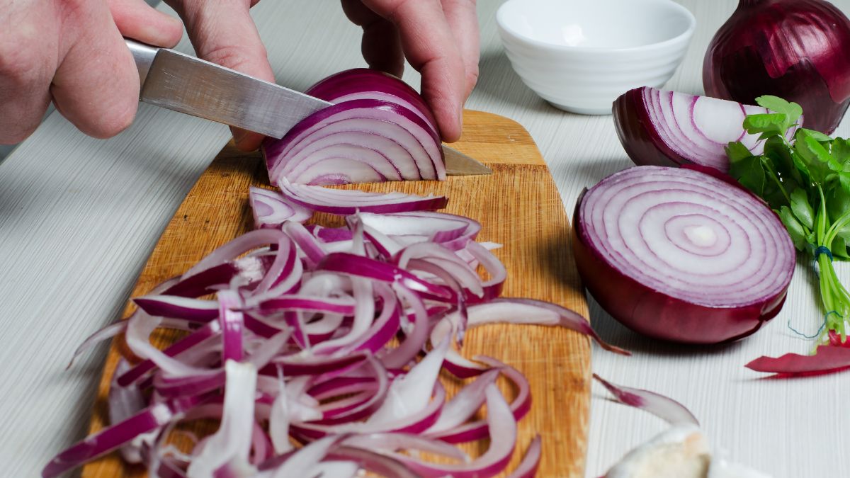 The Way You Cut An Onion Changes The Taste Of Your Dishes More Than You Think