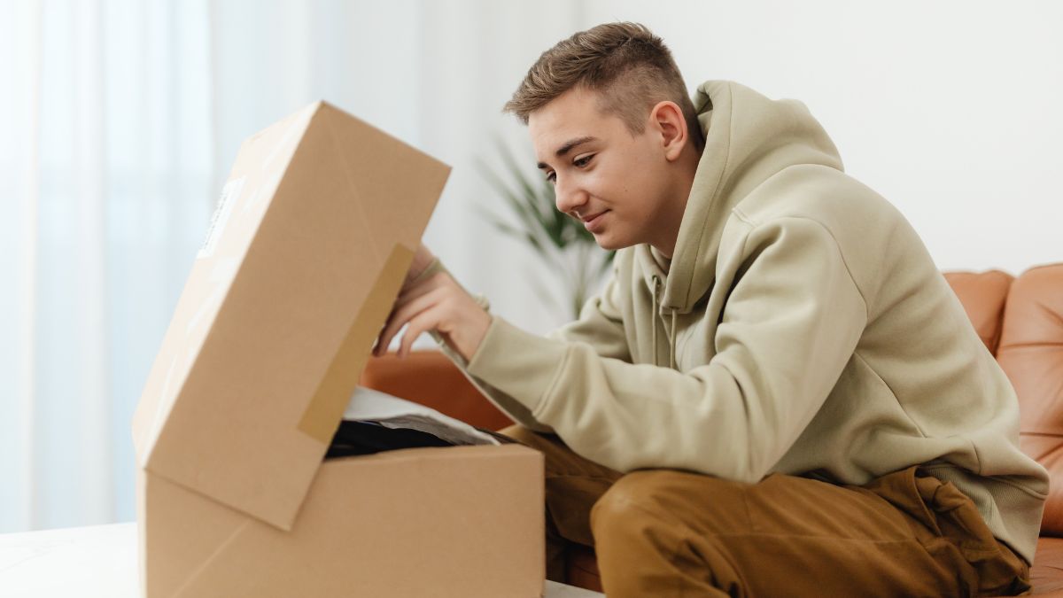 Former Amazon Employee Shares Advice: “Never Ever Use Packing Peanuts” When Returning Items