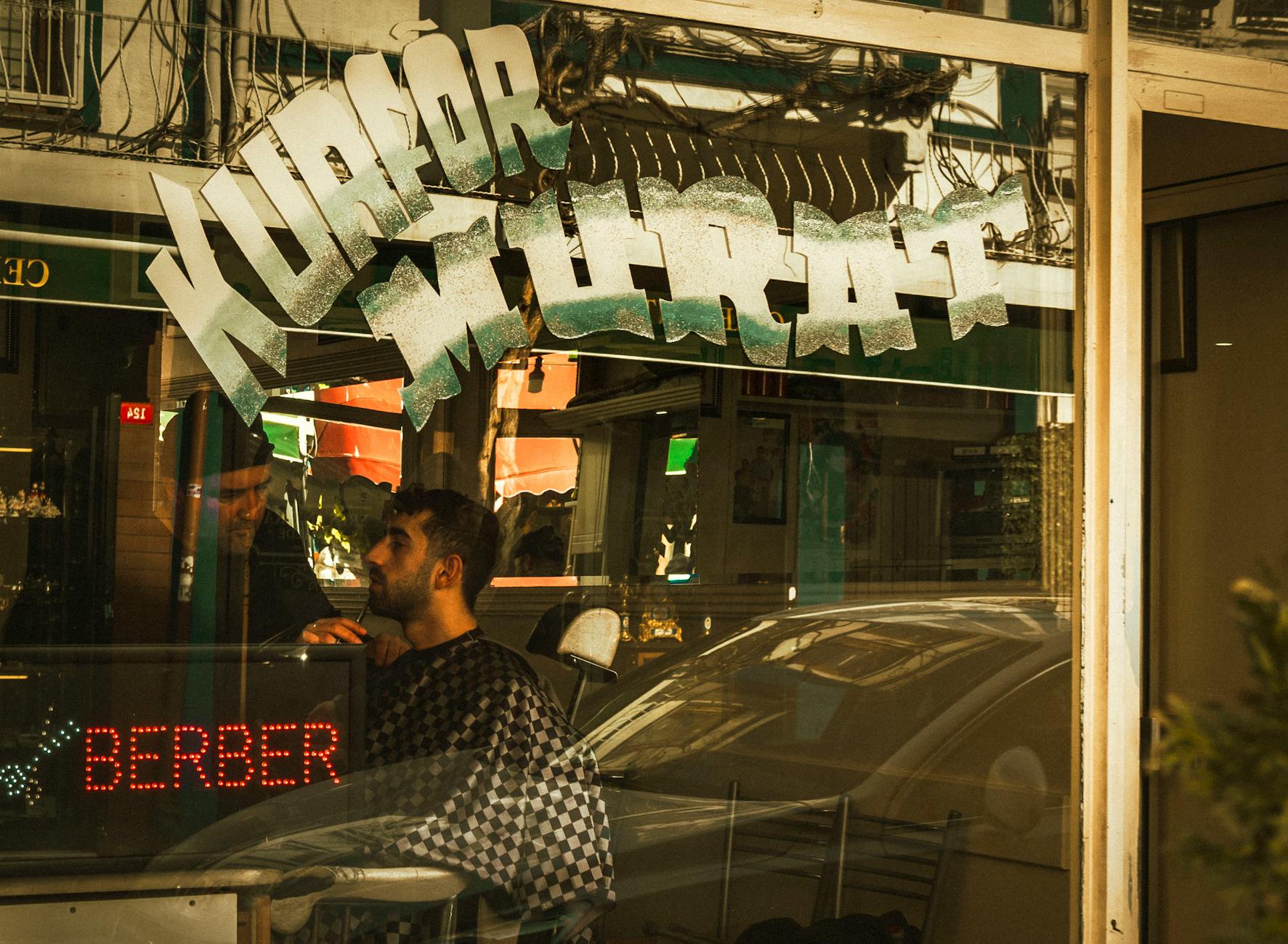 Make It Look Thicker Barber