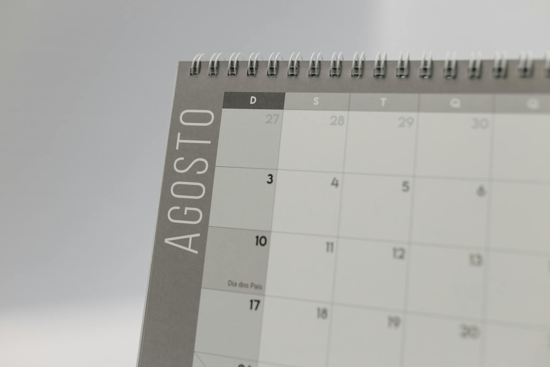 Chaotic Calendar Layout