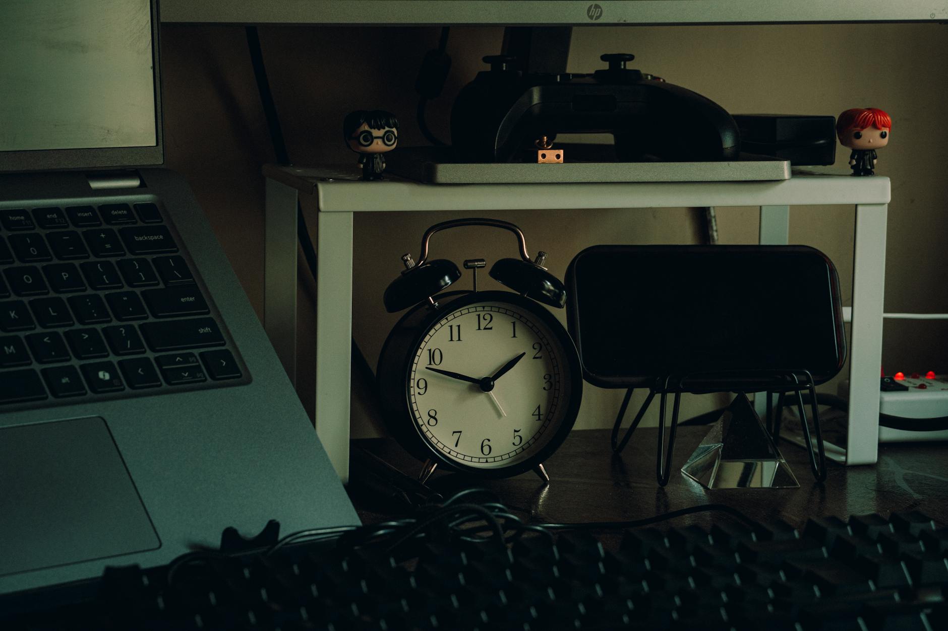 Cluttered Desk Clock