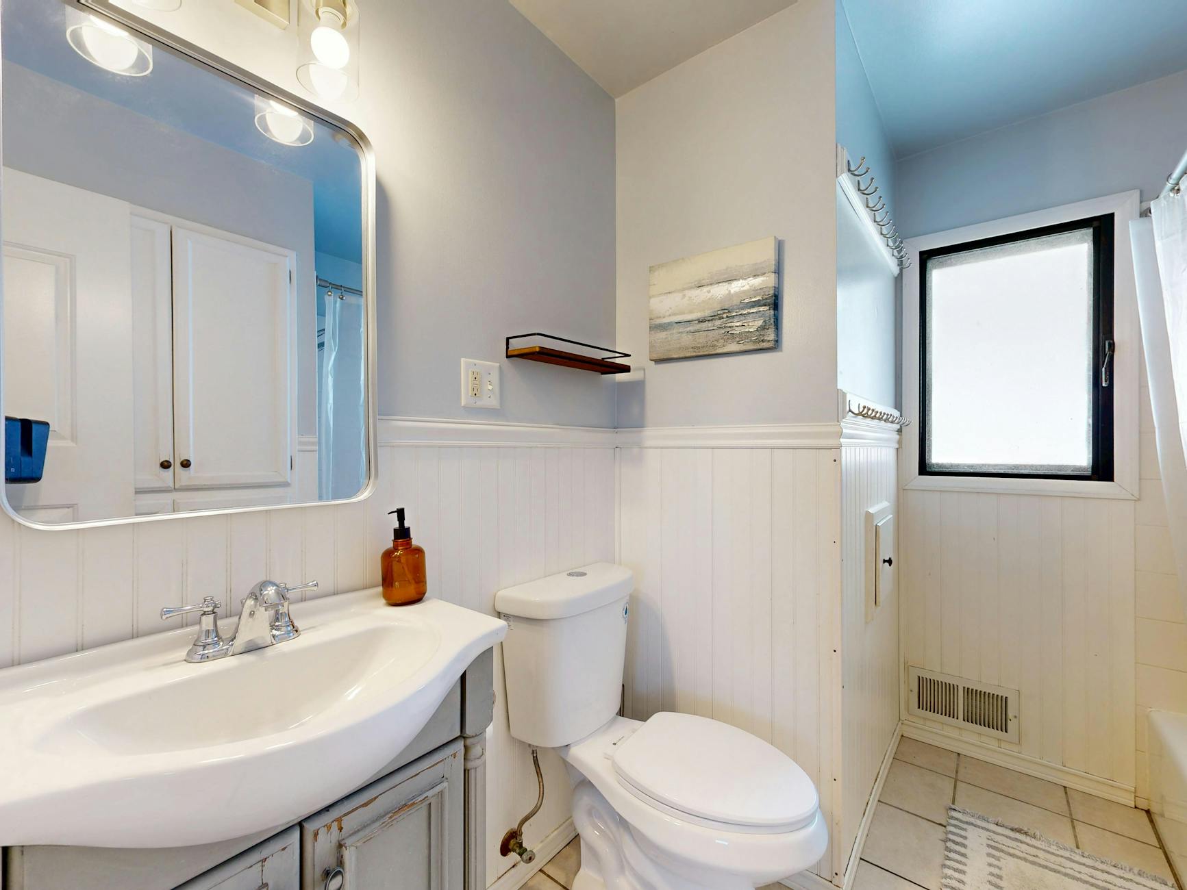 Light Paint Bathroom