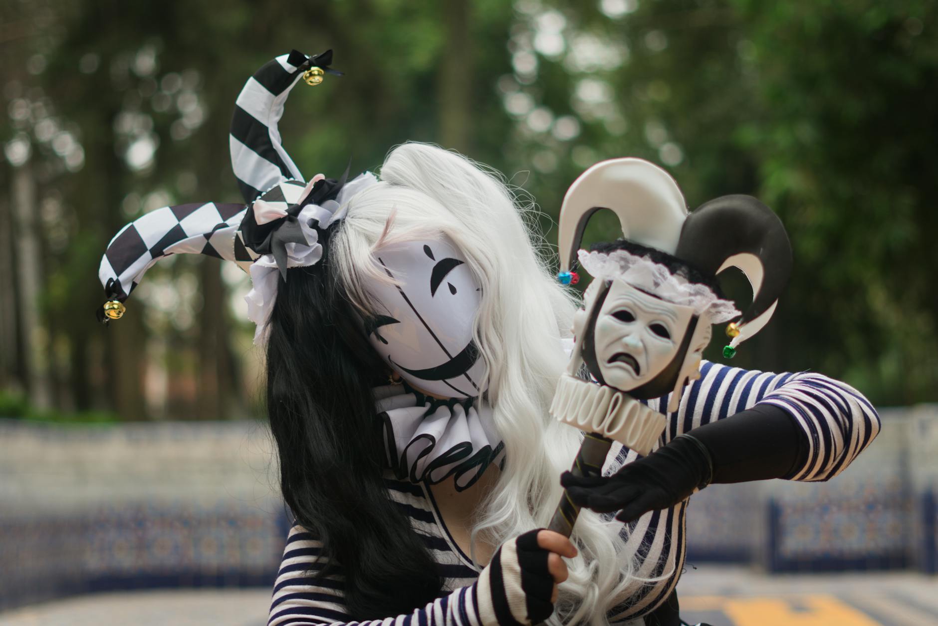 Humorous Masking Persona