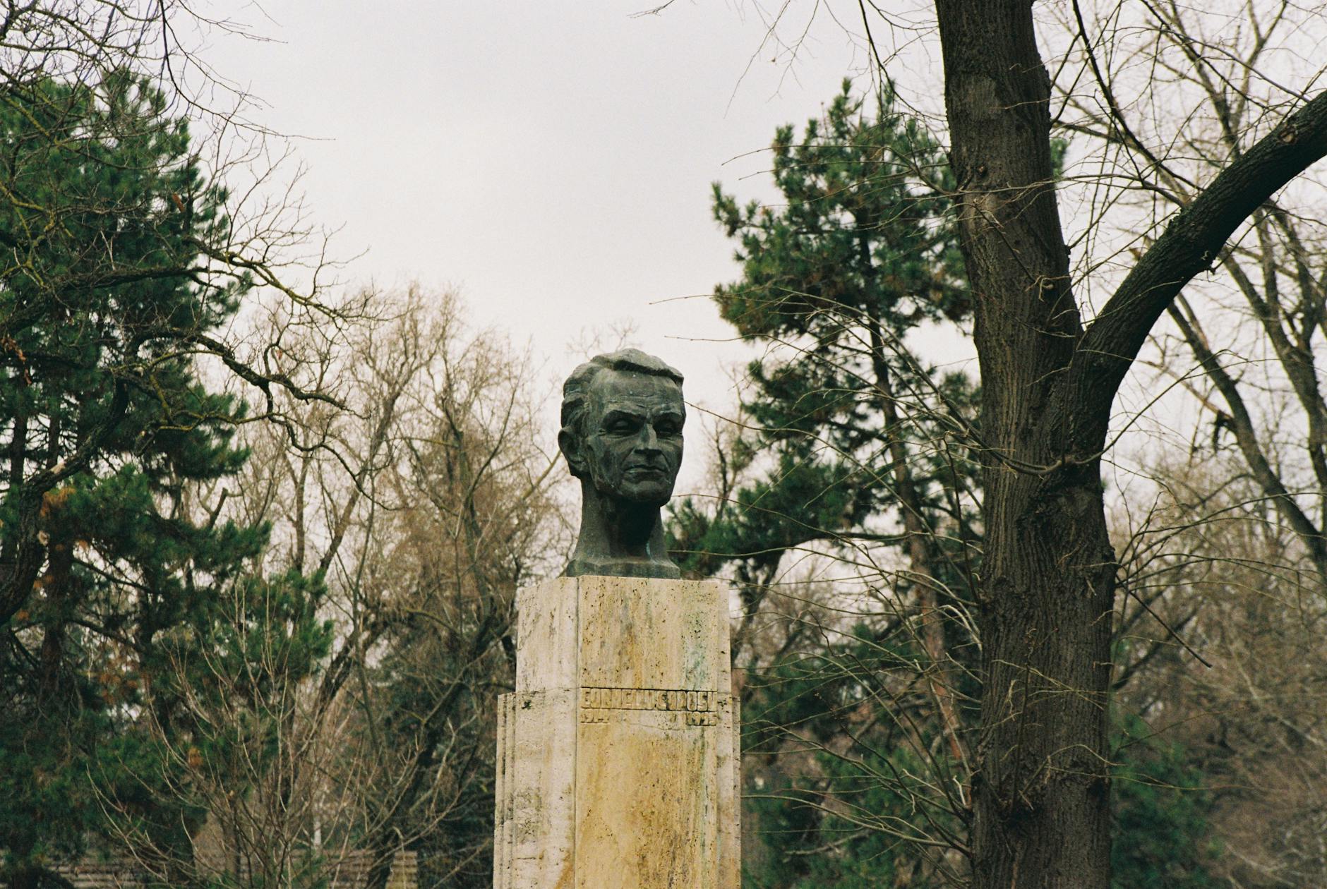 Observe Historical Monument