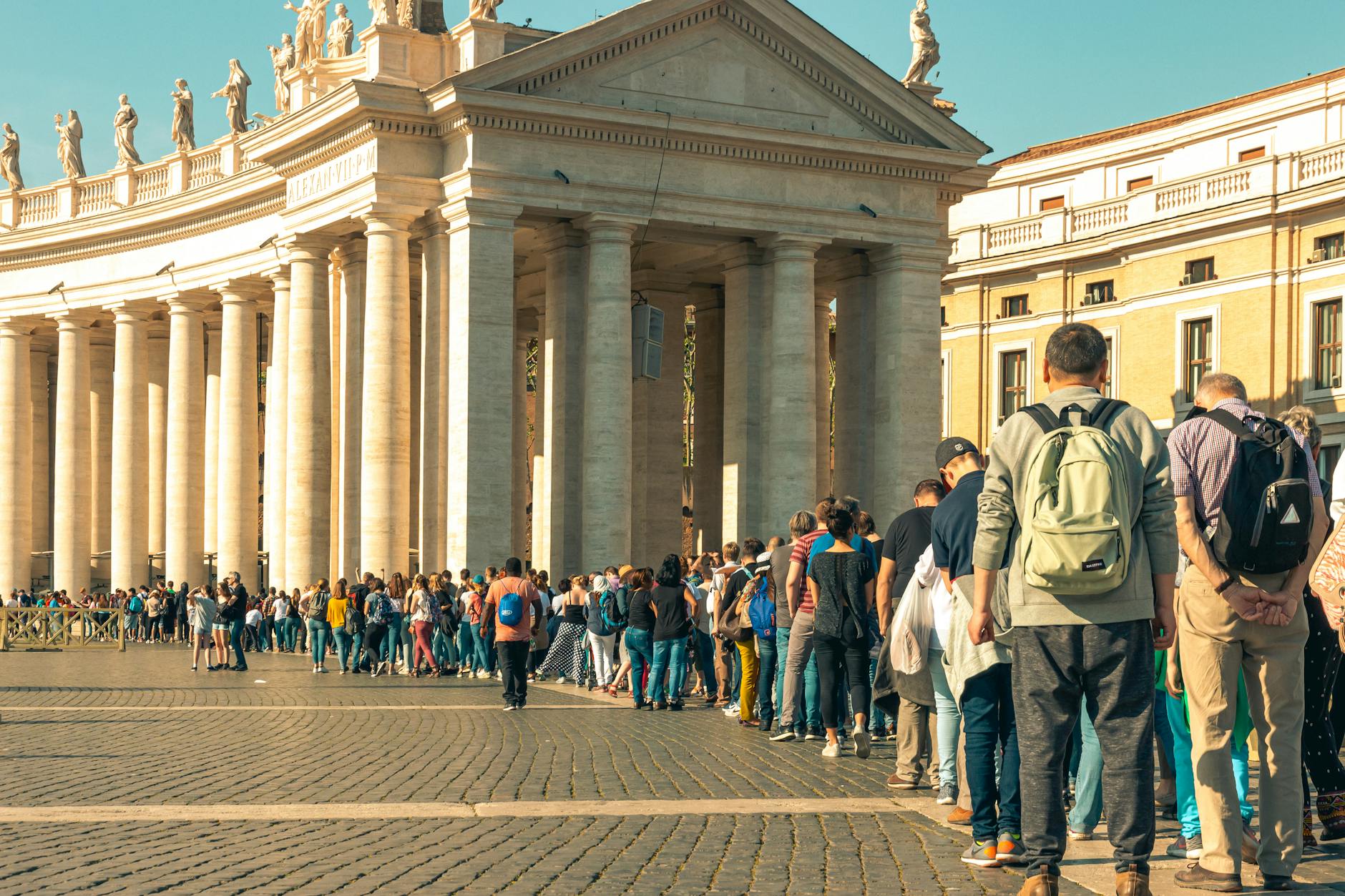 Queue Patiently Historical Monument