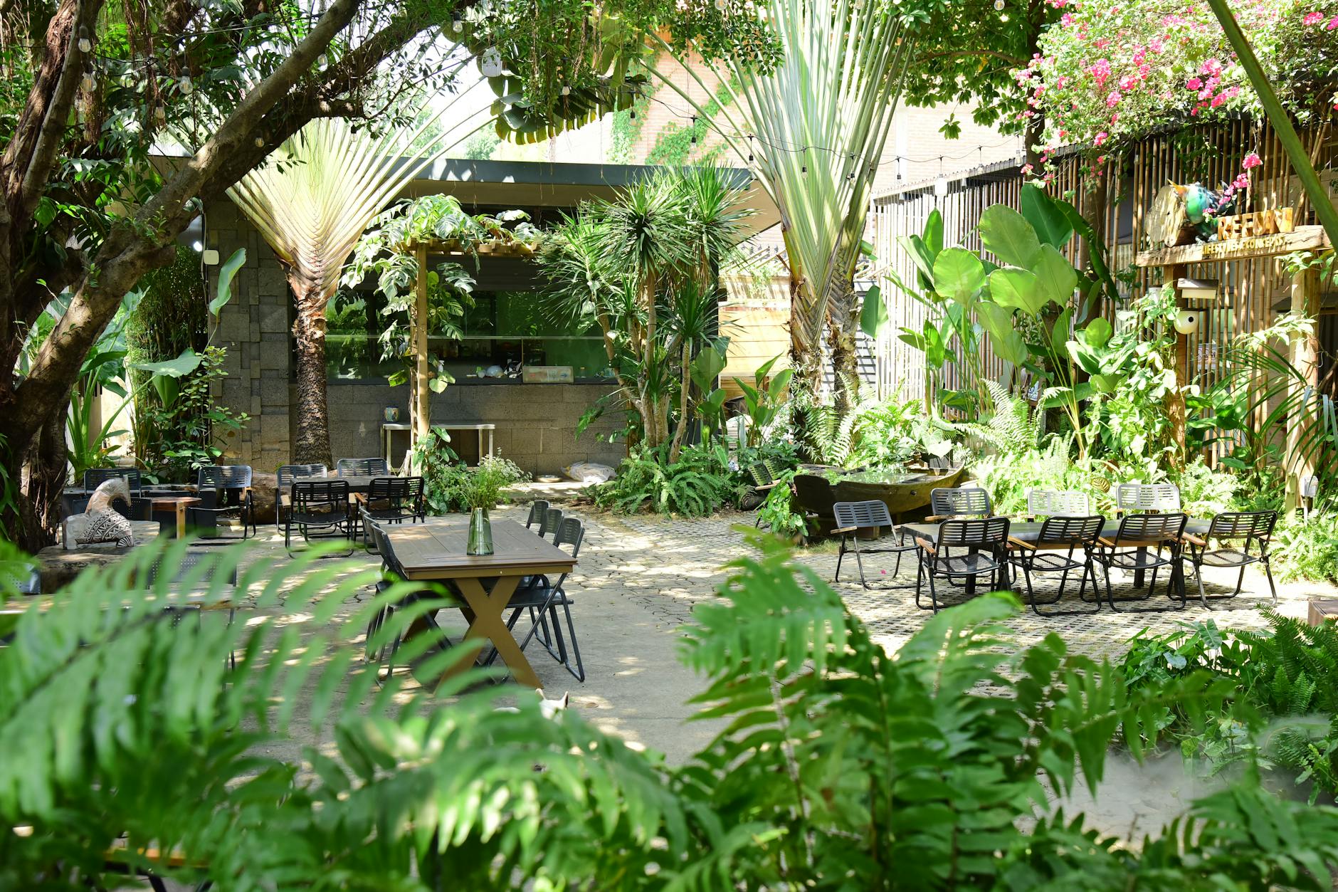 Sunken Seating Garden+plants