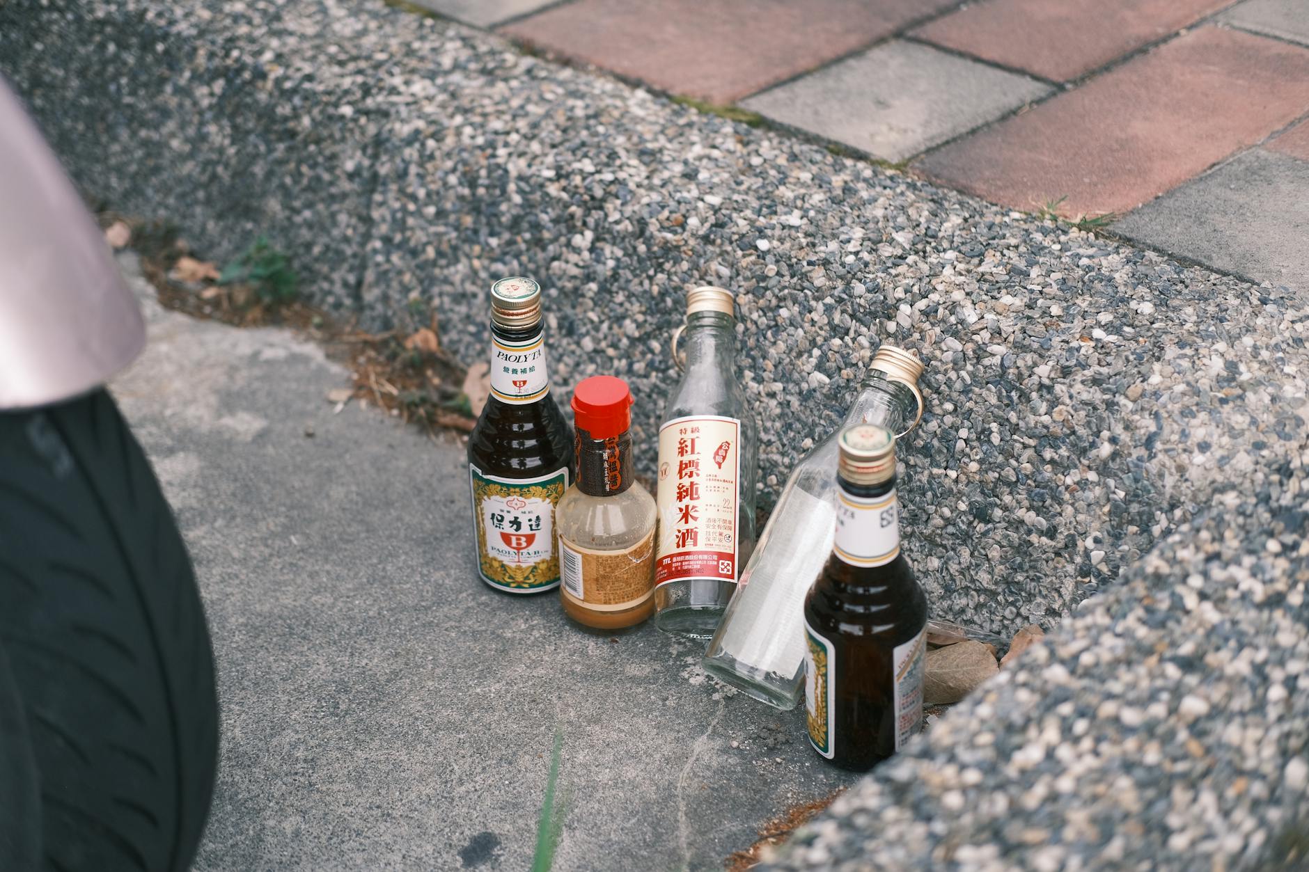 Dispose Waste Historical Monument