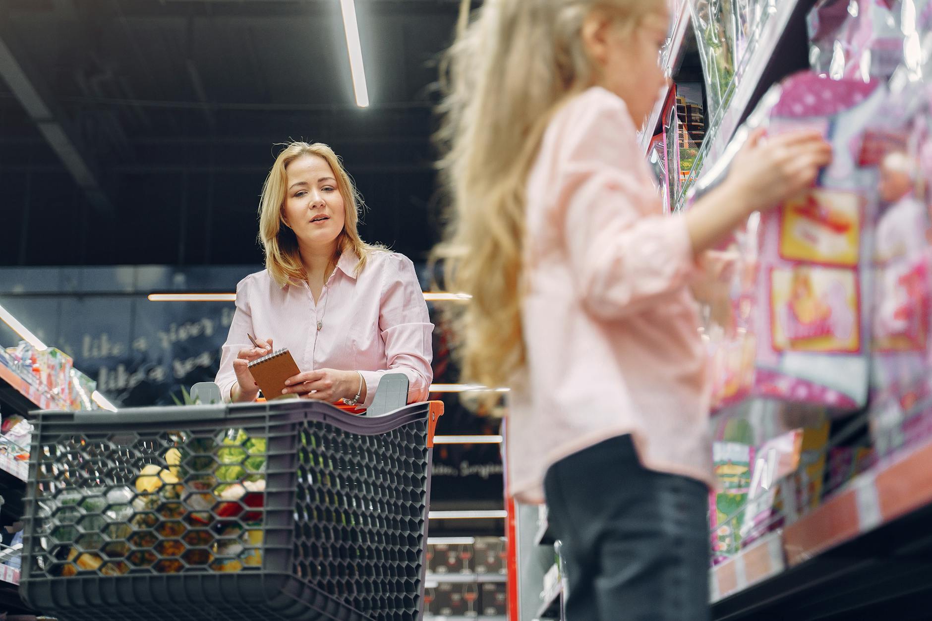Children In Grocery Aisle