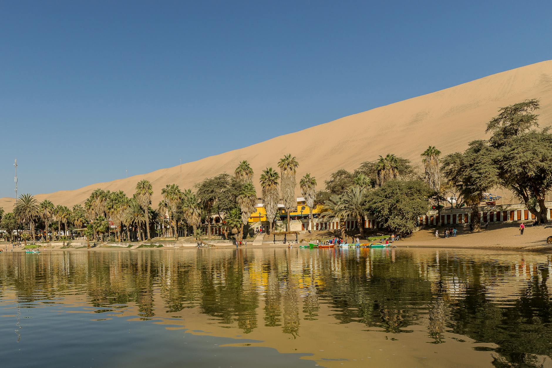 Huacachina Place