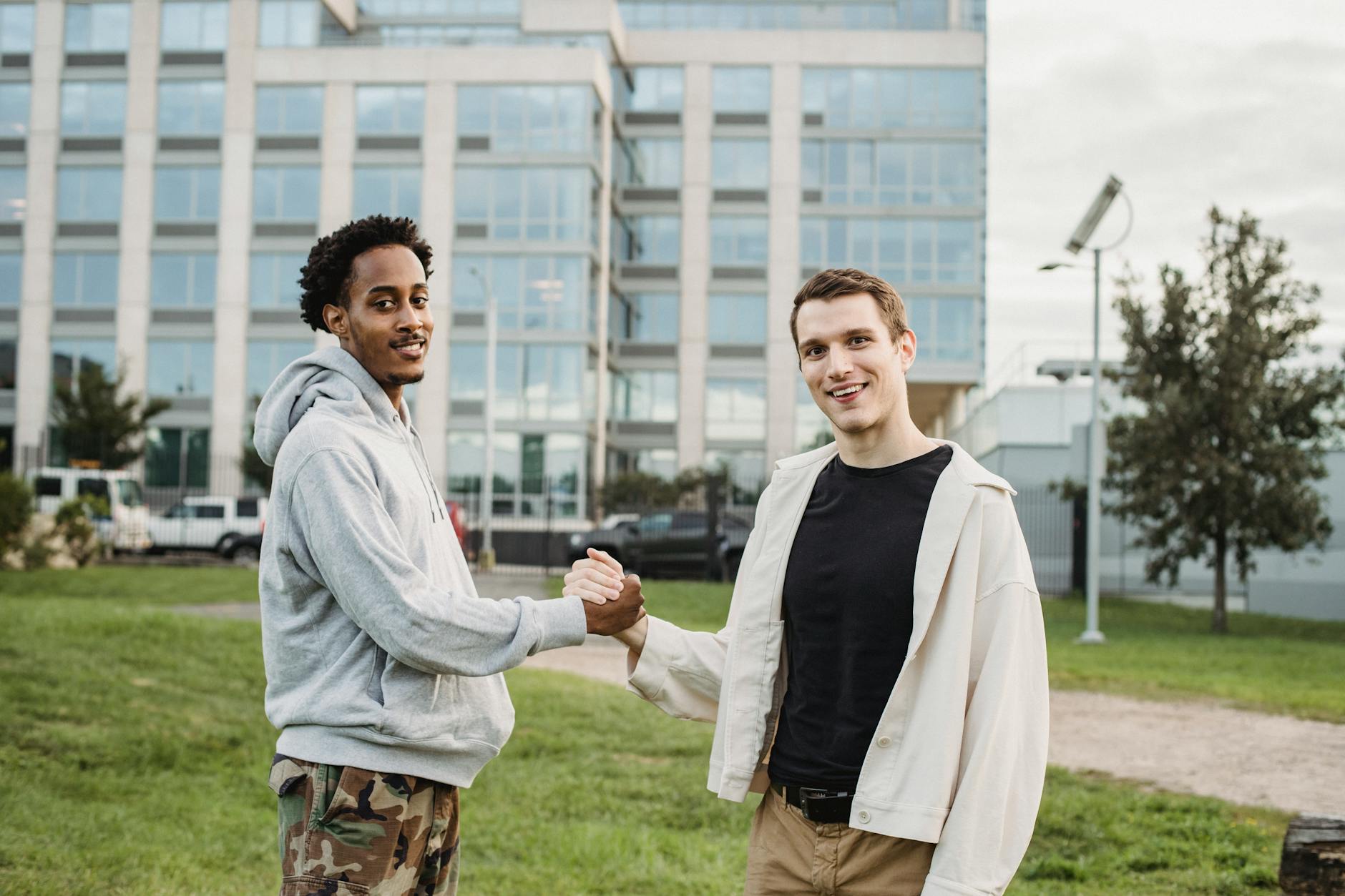 Weak Handshake Body Language