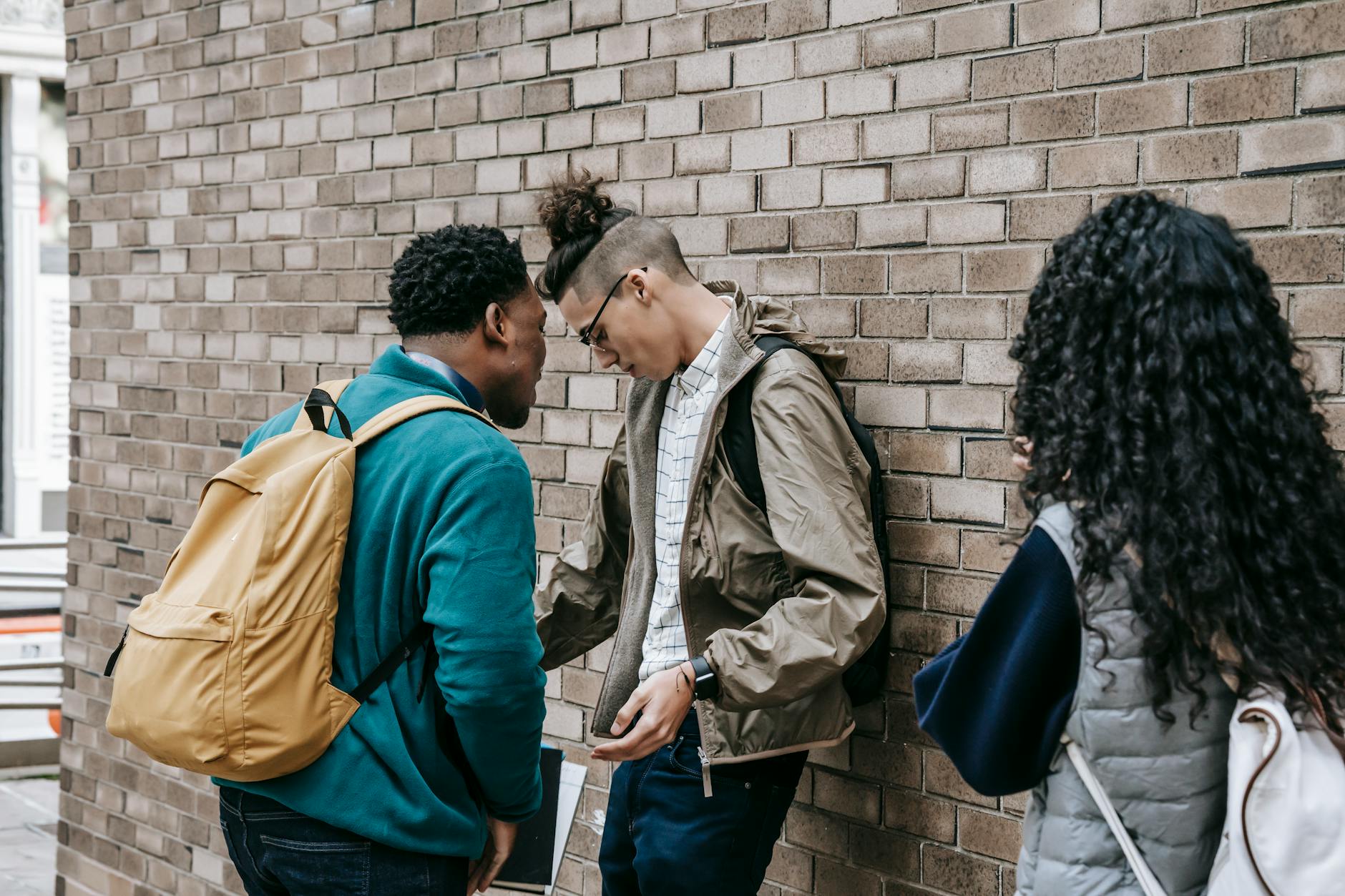 Friendship Conversation Dynamics