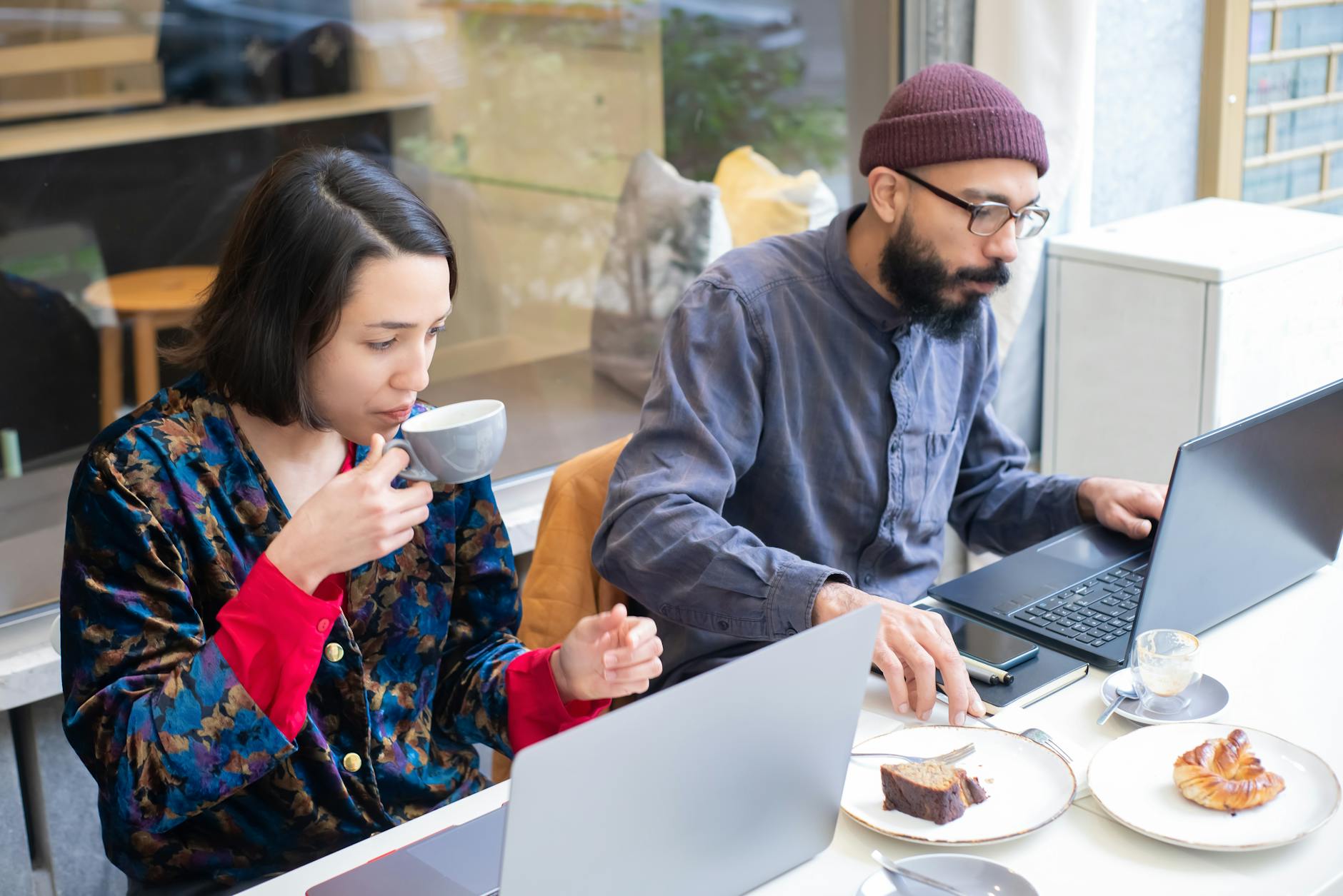 Café With Laptops