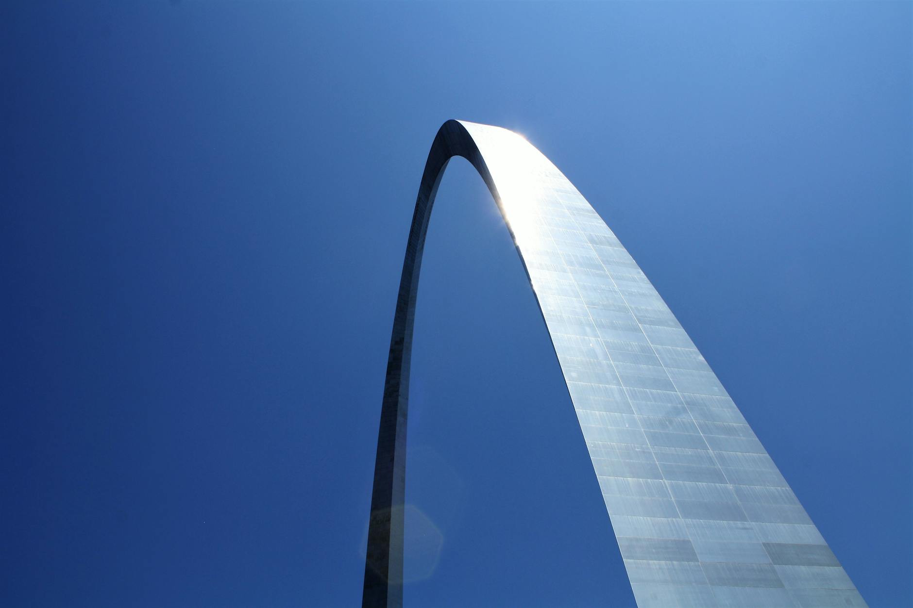 Gateway Arch Attraction