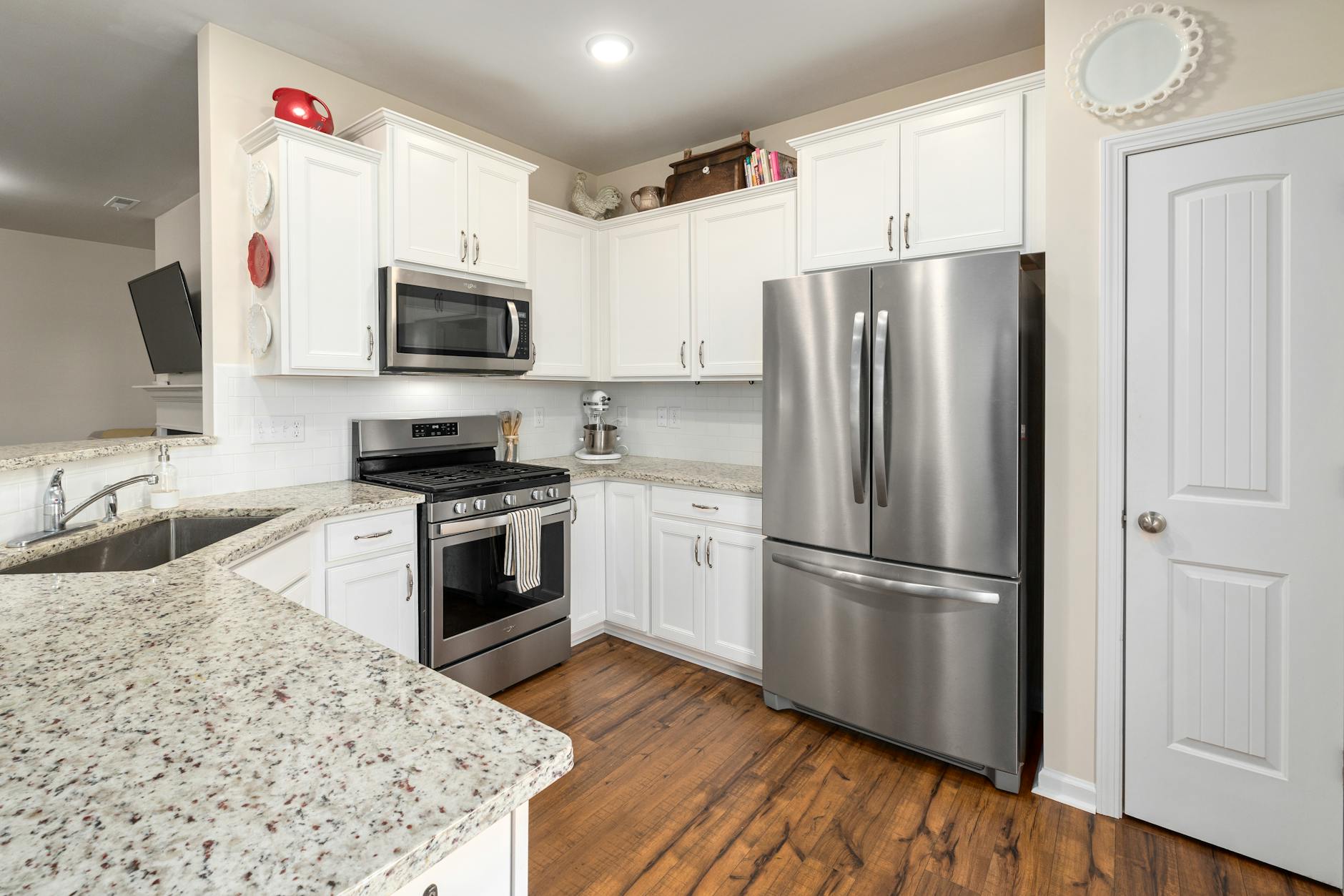 Lazy Susan Corner Cabinet