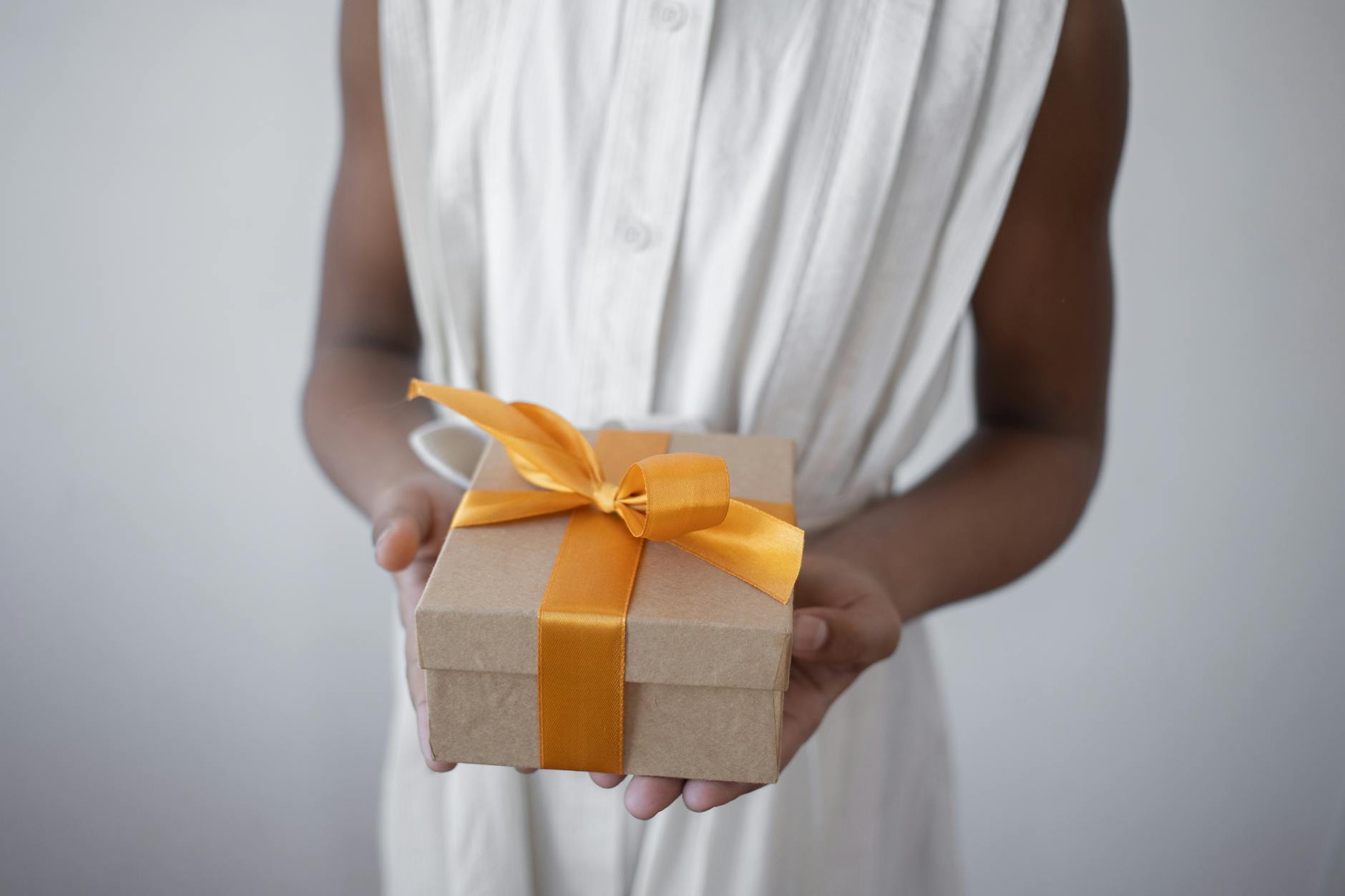 Hosting Gifts Etiquette