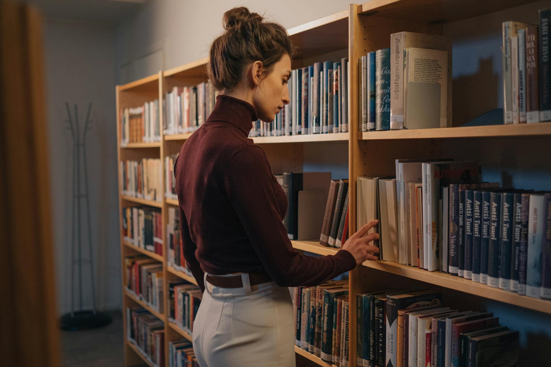 Selective Information Search