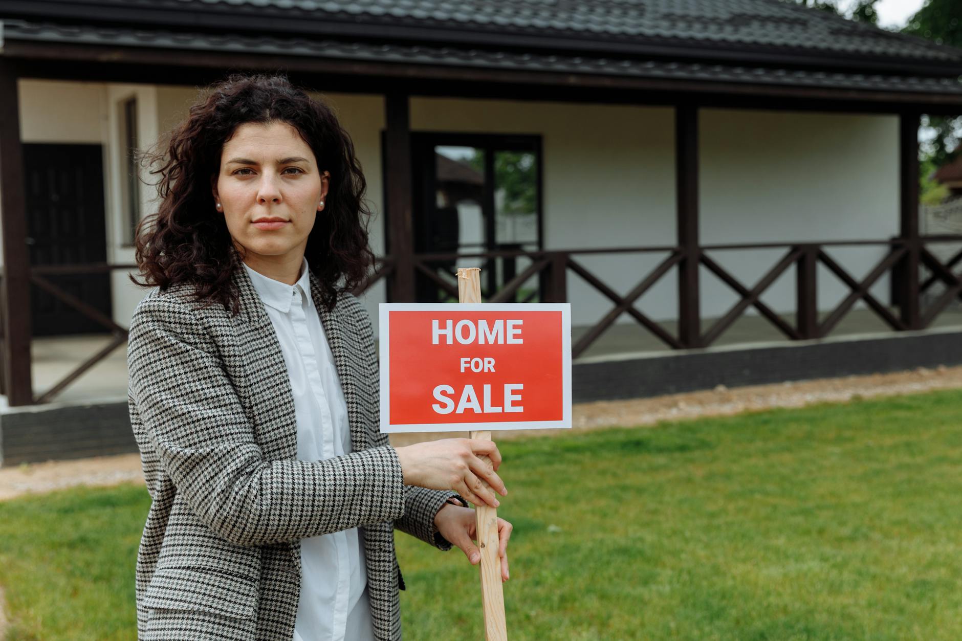 Real Estate Agent