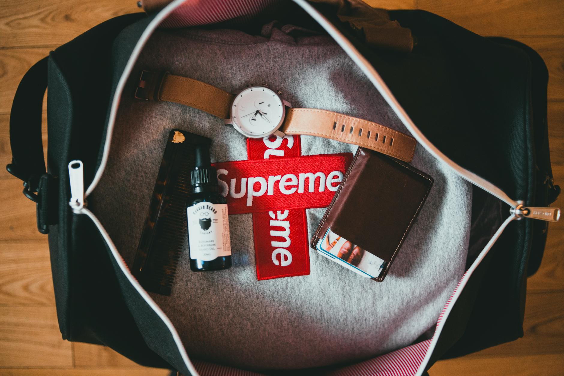 Skipping A Wallet Travel+bag