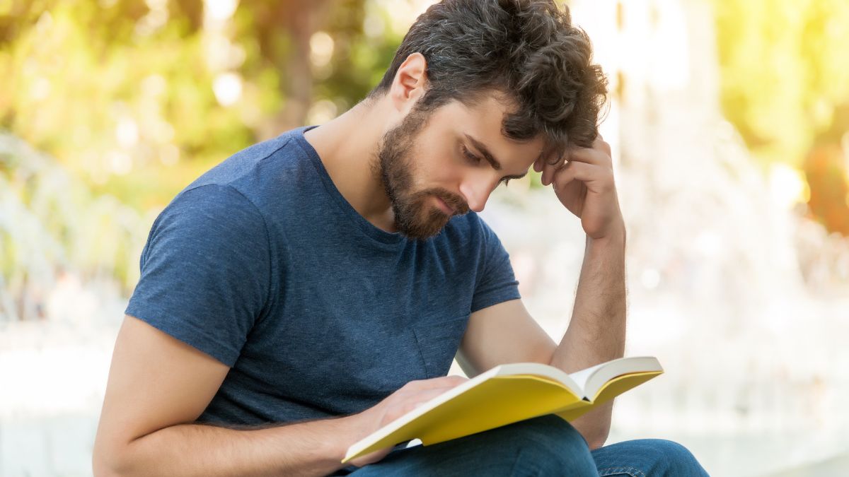 Bizarre Reading Habits That Successful Leaders Use to Stay Sharp