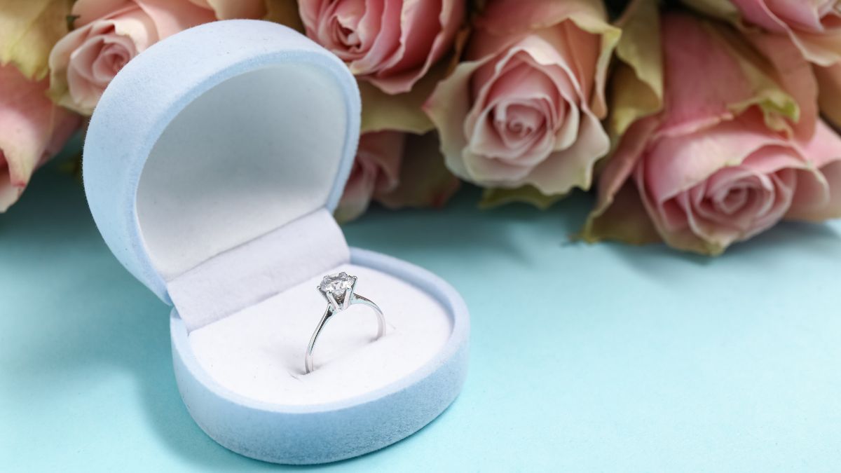 A Man Accepted His Girlfriend’s Public Proposal on Valentine’s Day but Now Deeply Regrets It