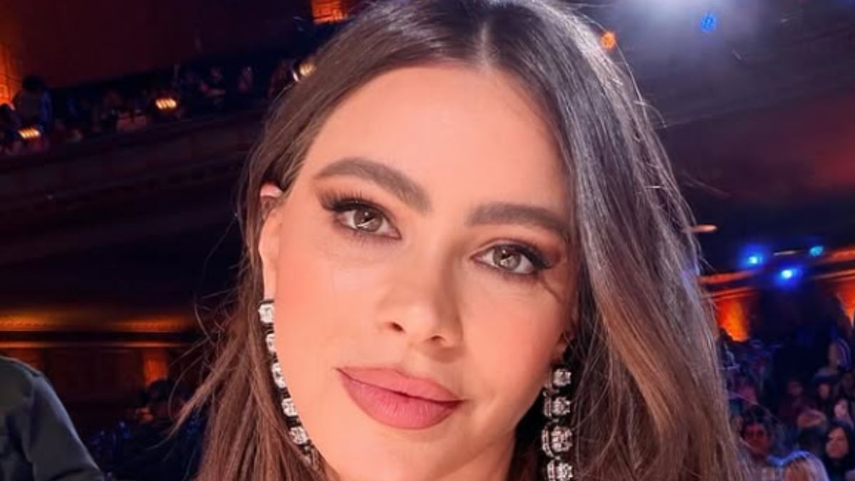 Sofía Vergara’s Throwback Mint Green Cut‑Out Dress Is A Must‑Try Glam Moment