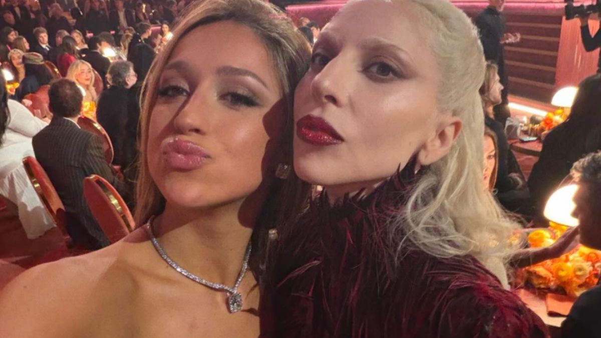 Tate McRae Lights Up the Vanity Fair Oscars Afterparty in a Daring Crimson Gown