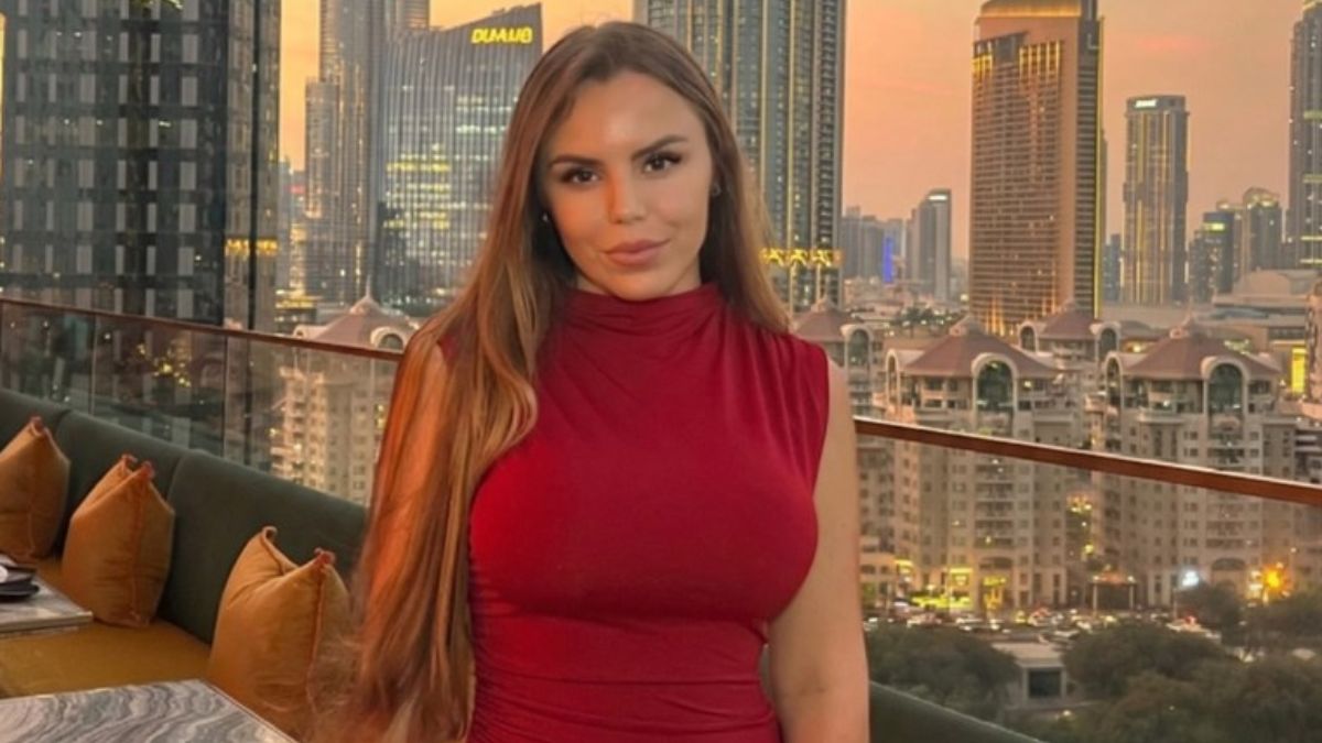 Influencer Gets Slammed Online: “The Beach Has a Great Atmosphere, Everyone Is Having a Good Time”