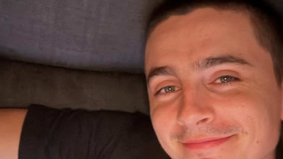 Timothée Chalamet’s All-White Givenchy Suit Is Oscars’ Most Divisive Statement Look