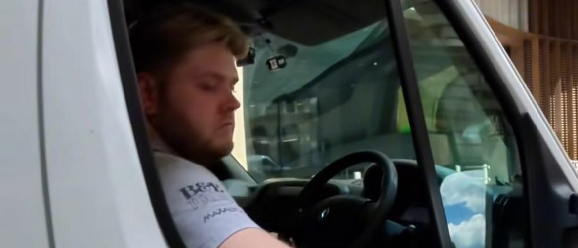 How Would You React If This Happened to You in Traffic? Video Becomes a Hit on Social Networks