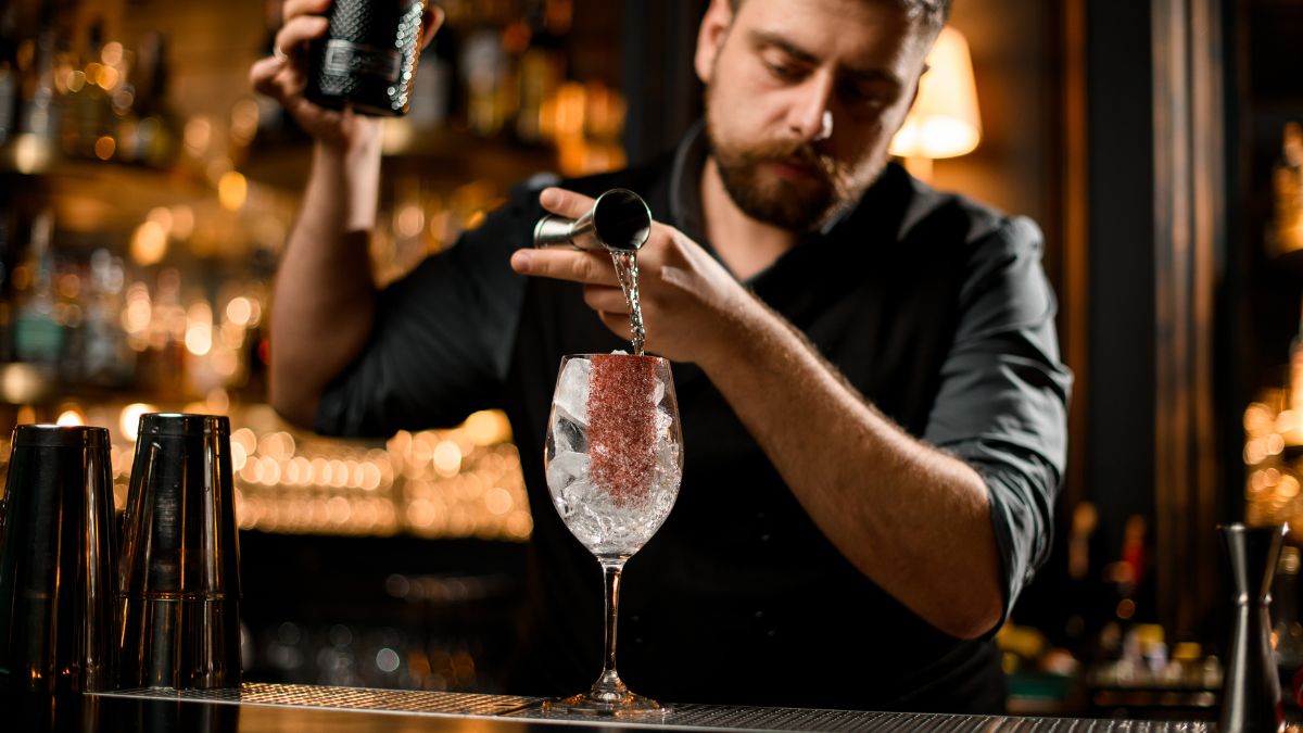 Petty Ways Bartenders Quietly Punish Customers Who Don’t Tip