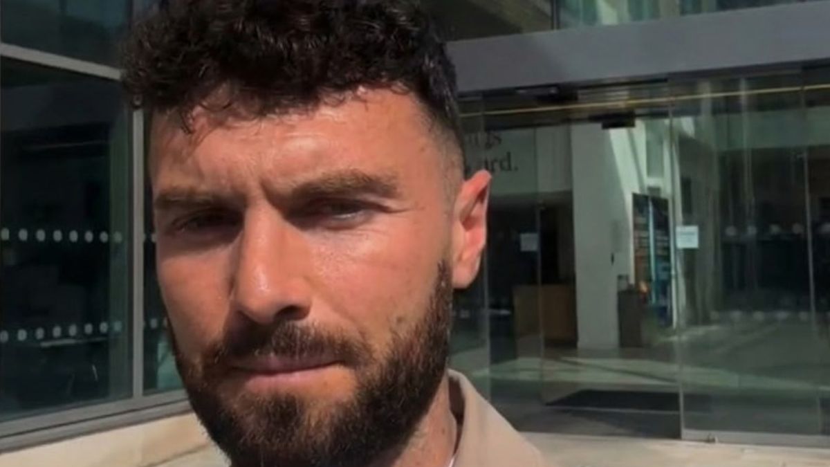 Bryn Jones Quit His Desk Job to Clean Roofs and Now Makes Over Thirteen Thousand Euros a Month