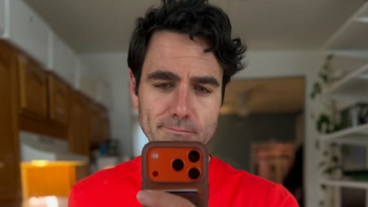 A Dad Showed What Family Life Really Looks Like in a Tiny New York City Apartment