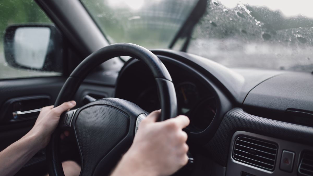 Disgusting Habits People Do While Driving That Mechanics Notice Instantly