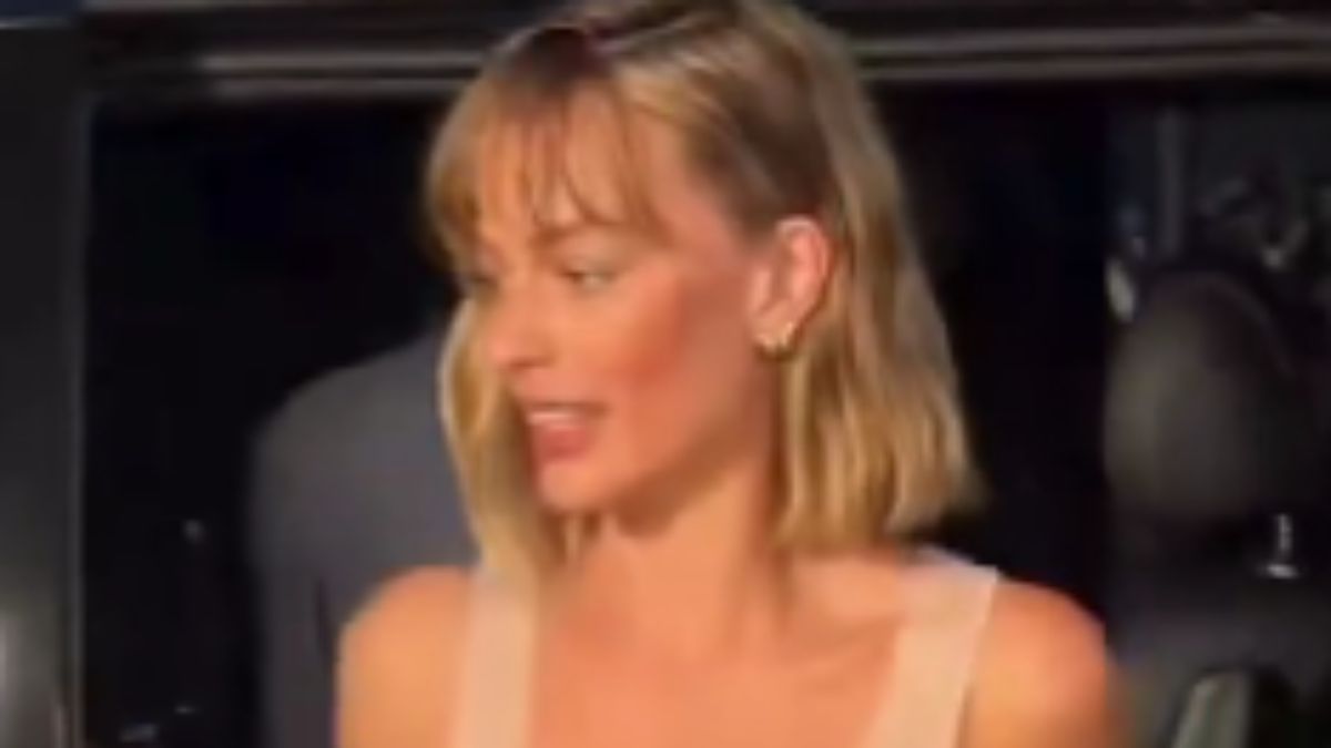 Margot Robbie’s Sharp Blunt Bob And Textured Fringe Are The Ultimate Paris Fashion Week Power Cut