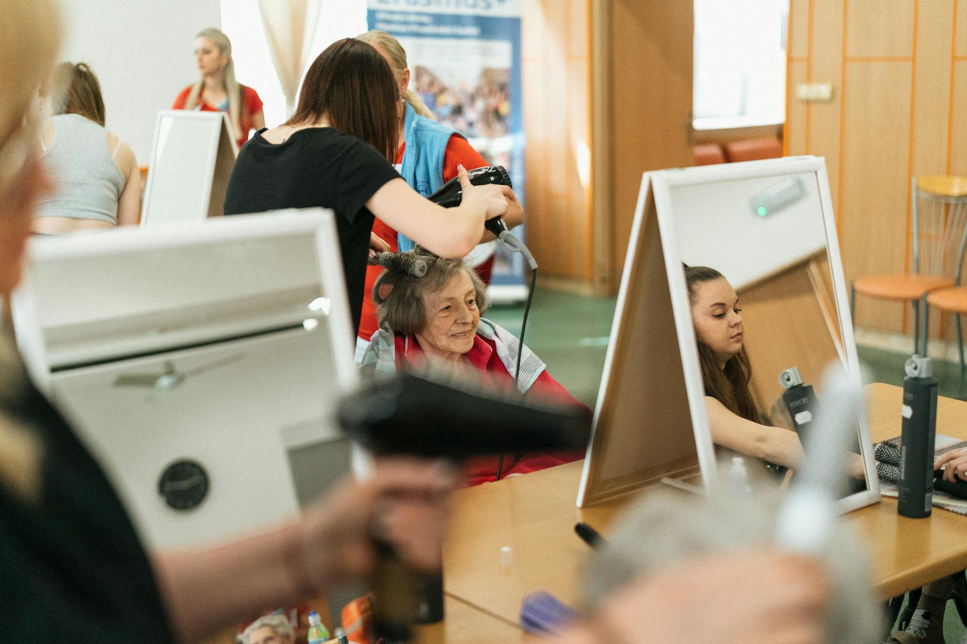 Contradictory Hairdressers