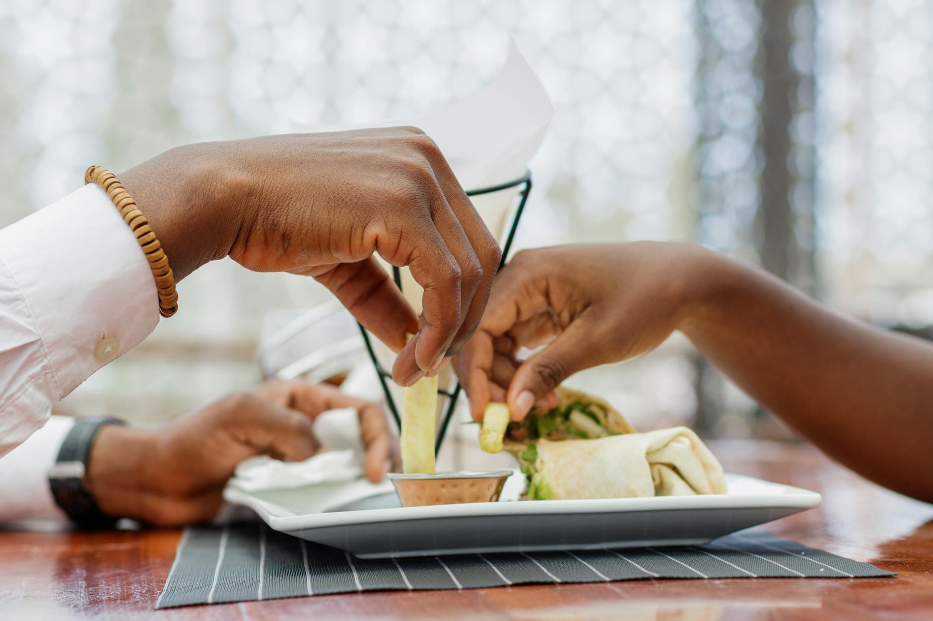 eating in restaurant