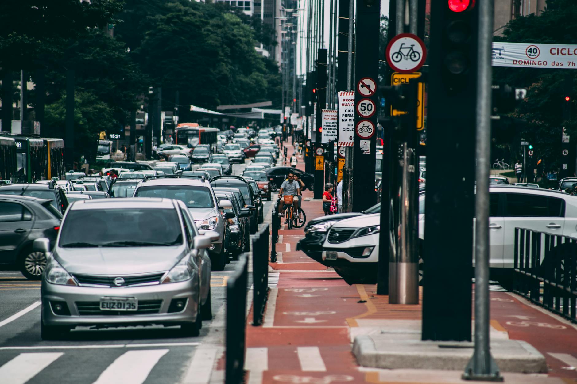 bicycling in traffic streets