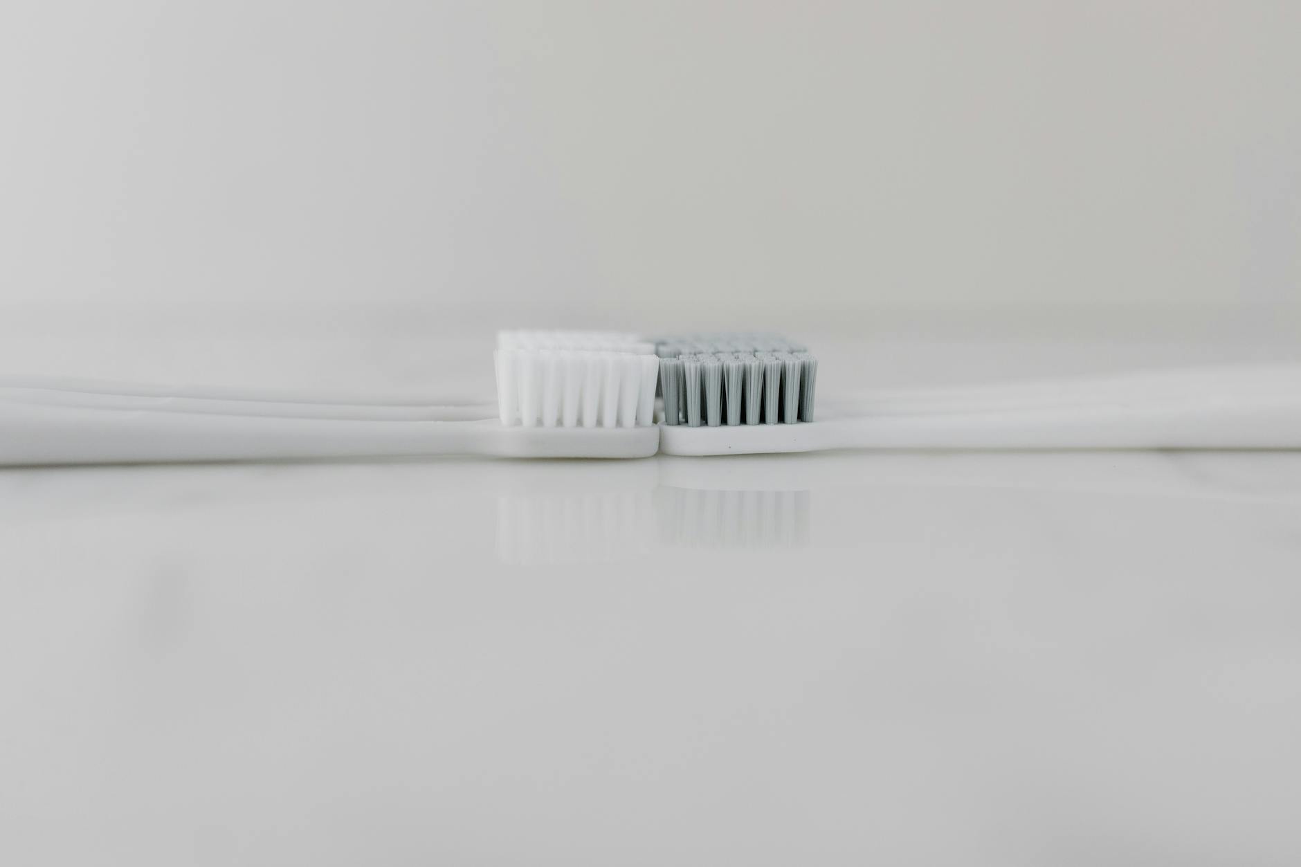 Handle toothbrush