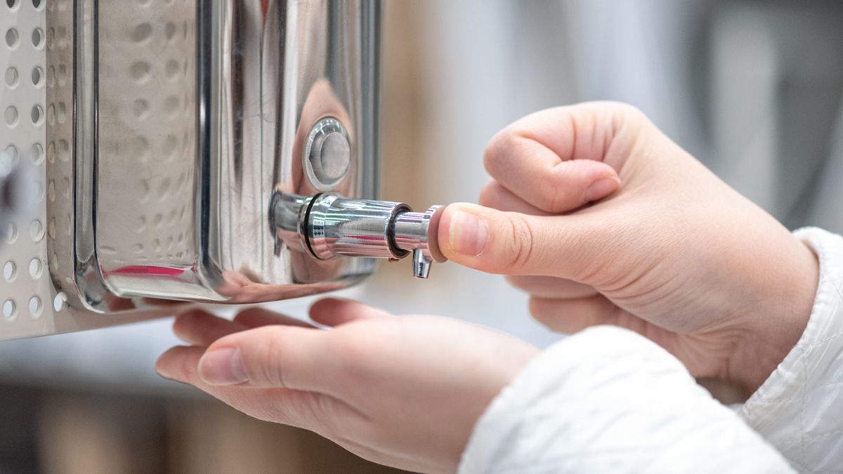 Experienced Traveler Explains Horrifying Reason for Avoiding Hotel Soap Dispensers