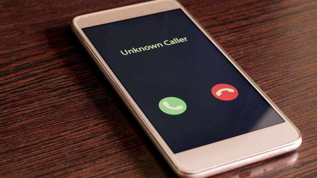 Here Is How to Recognize Scammer Calls and Avoid Them